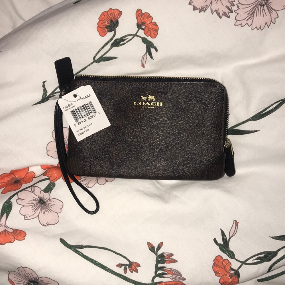 Coach Wristlet NWT - Picture 3 of 8